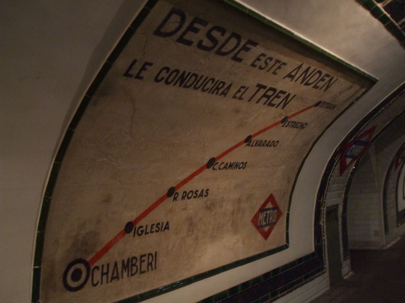Illustration for article titled Arquitectura bajo tierra del pasado: las estaciones de metro
fantasma